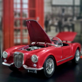Macheta Lancia  B24 Spider 1955 1/18